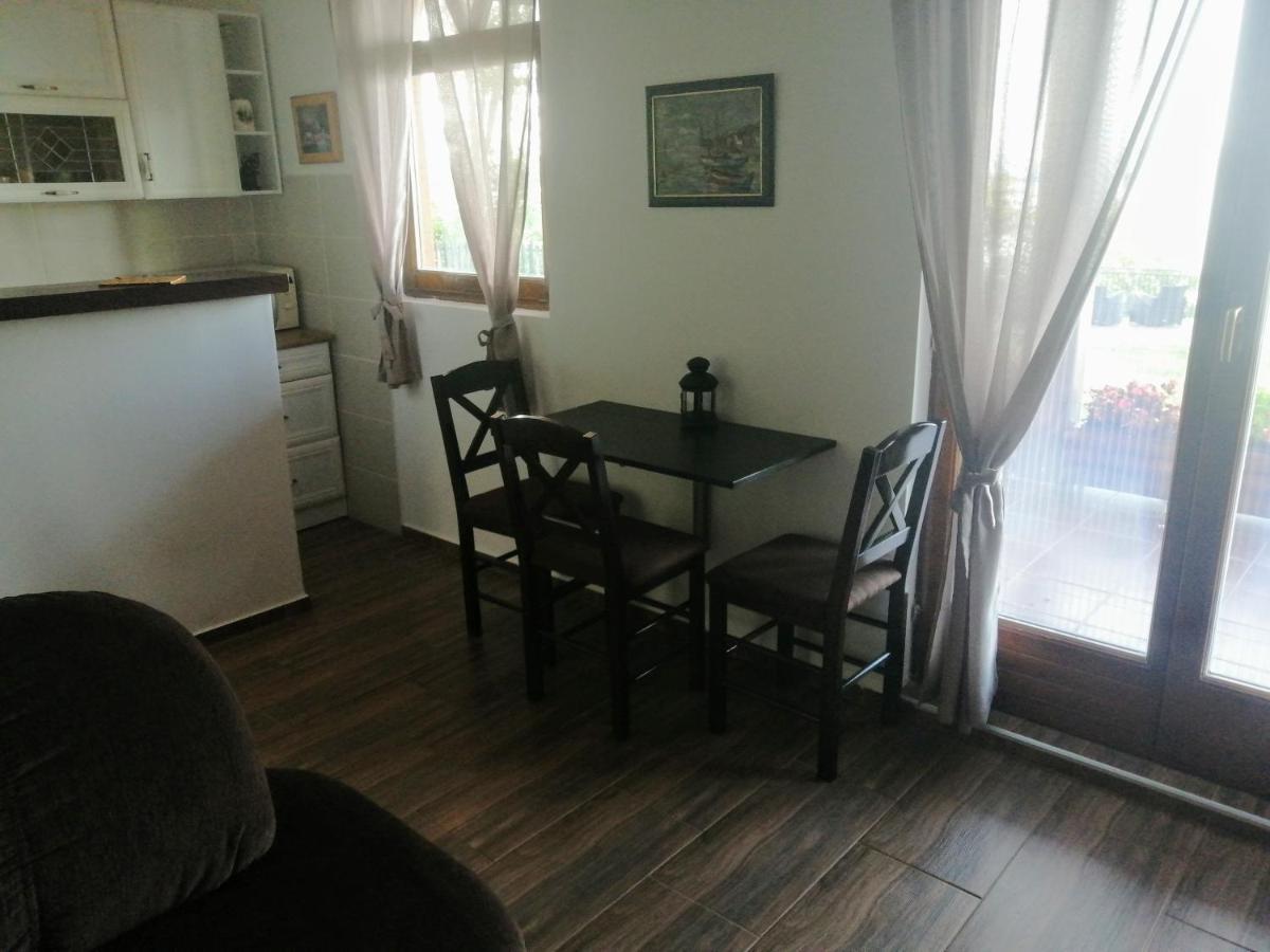 Carobni Breg Villa Galambóc Kültér fotó