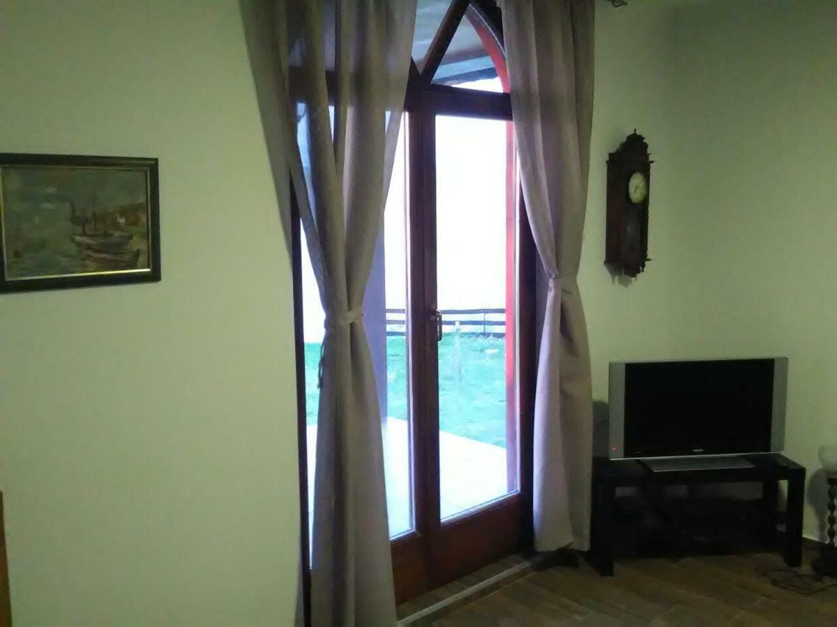 Carobni Breg Villa Galambóc Kültér fotó