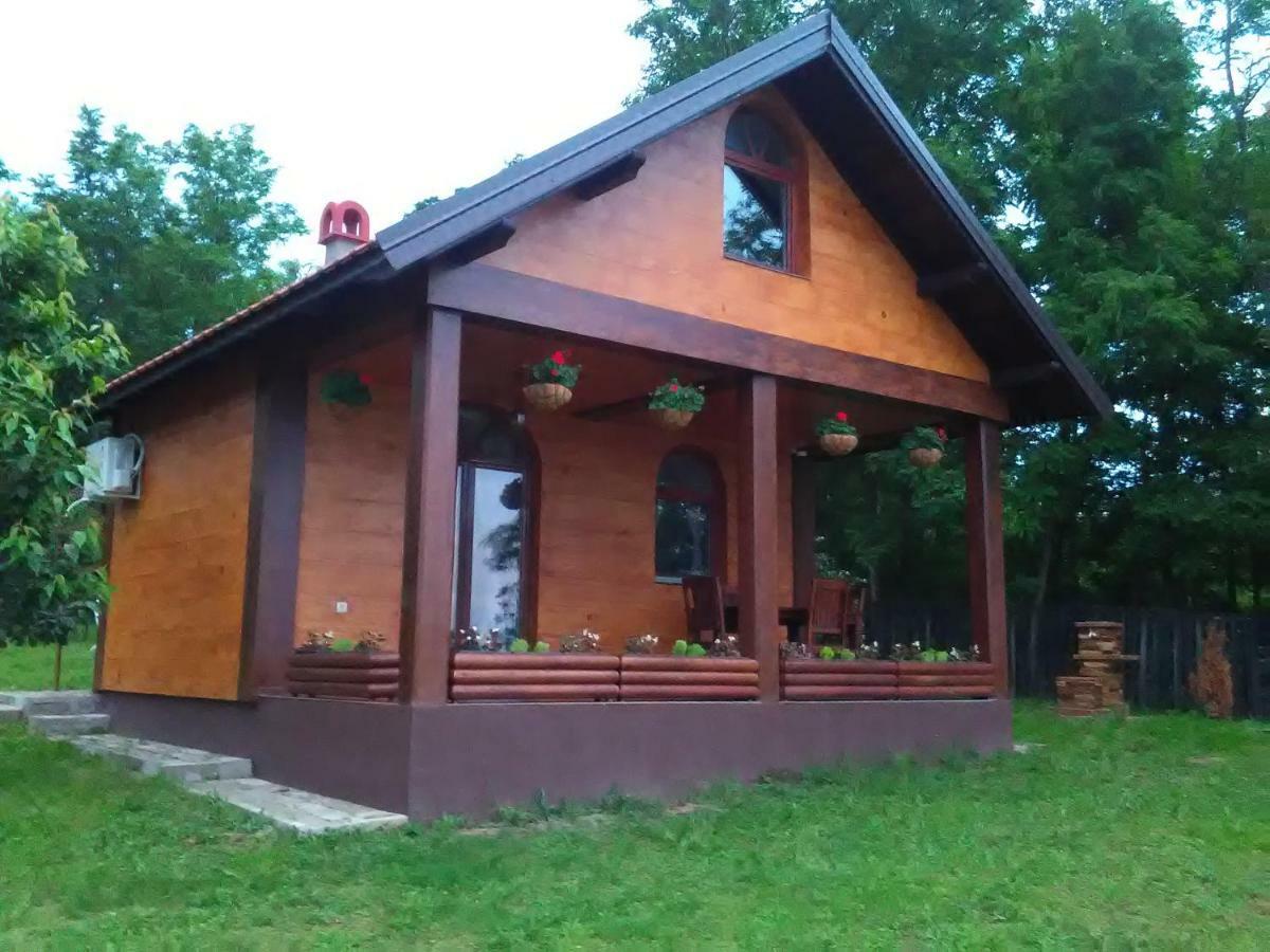 Carobni Breg Villa Galambóc Kültér fotó